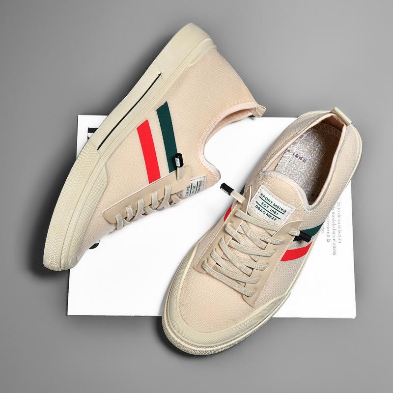 Minimal canvas shoes deals
