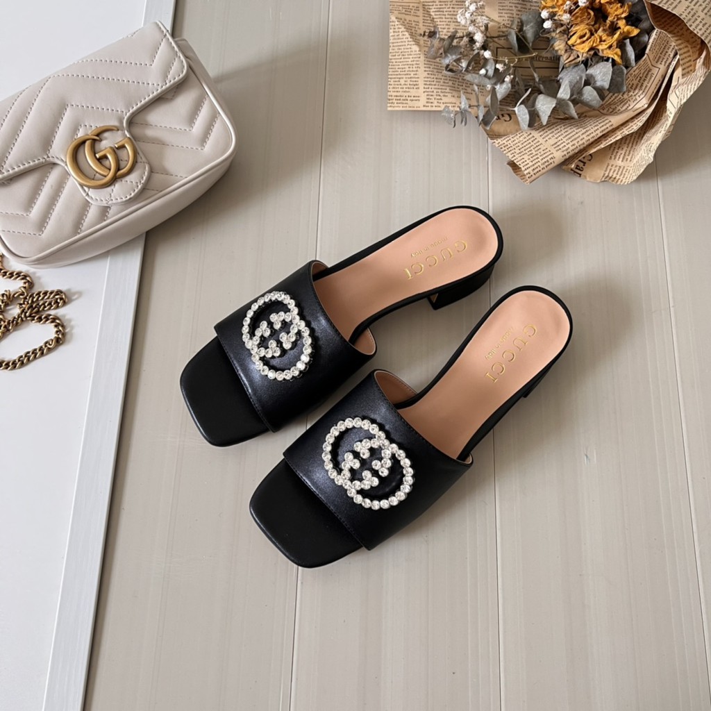 Gucci 2024 Top Classic Rhinestone Double C High value Hot selling Outer Wear Fashionable All match Diamond studded Slippers Shopee Malaysia