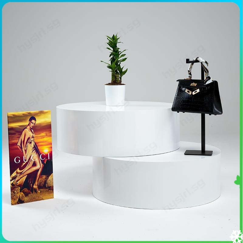 Modeling Visualizer Clothing store running table display square ...