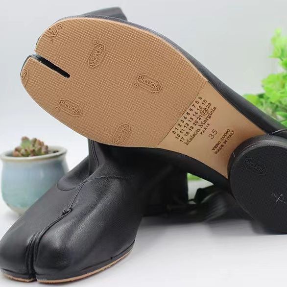 Sanders Vibram® RIPPLE SOLE OFFICER SHOE WS Plain Toe w/ Ripple Sole - CC Black — YUKETEN
