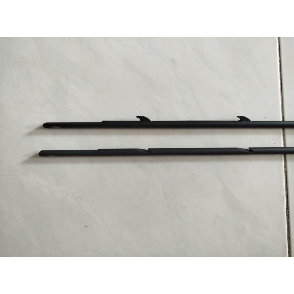 A MC JIOU Spearfishing Pole Spring Steel Spear Tip With Single Barb Head -  11 Inch