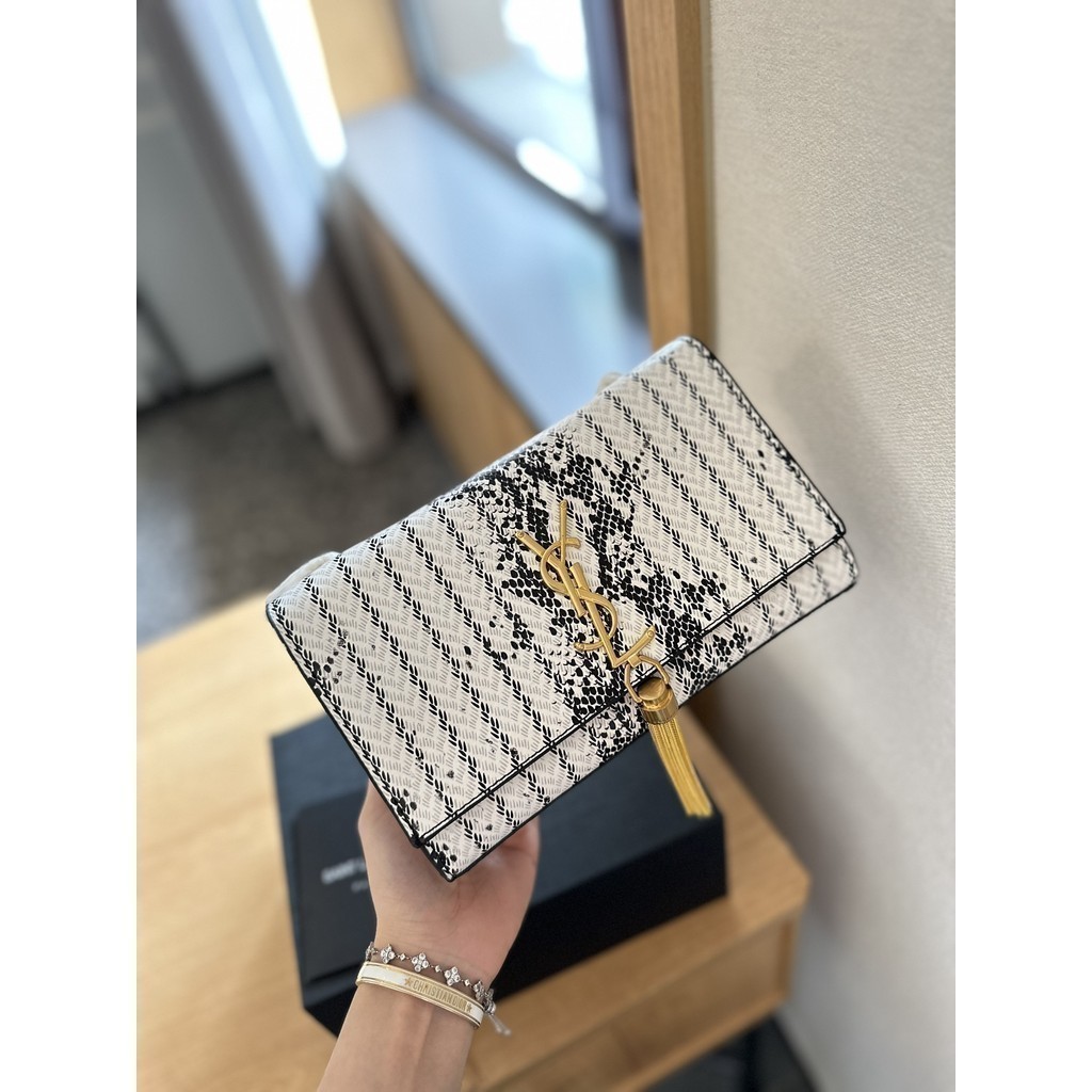 Photo inspiration: Picture Idea: With Box New Kate Tassel High End Snake Pattern Women