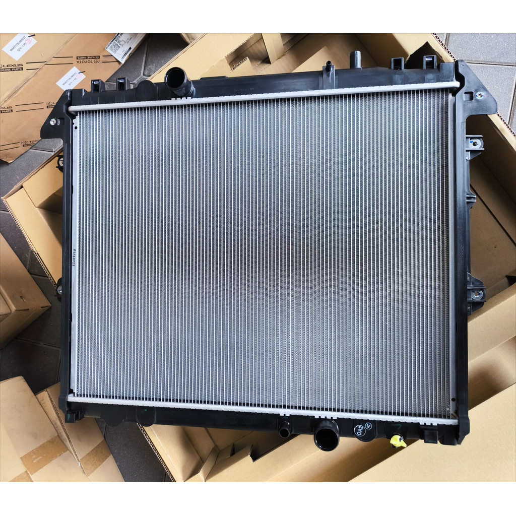 RADIATOR TOYOTA HILUX KUN25 KUN26 / FORTUNER 2.5/3.0CC DIESEL MANUAL M ...