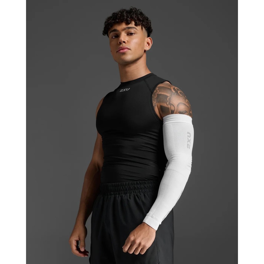 2XU Flex Compression Arm Sleeve Single | All Gender | White / Grey ...