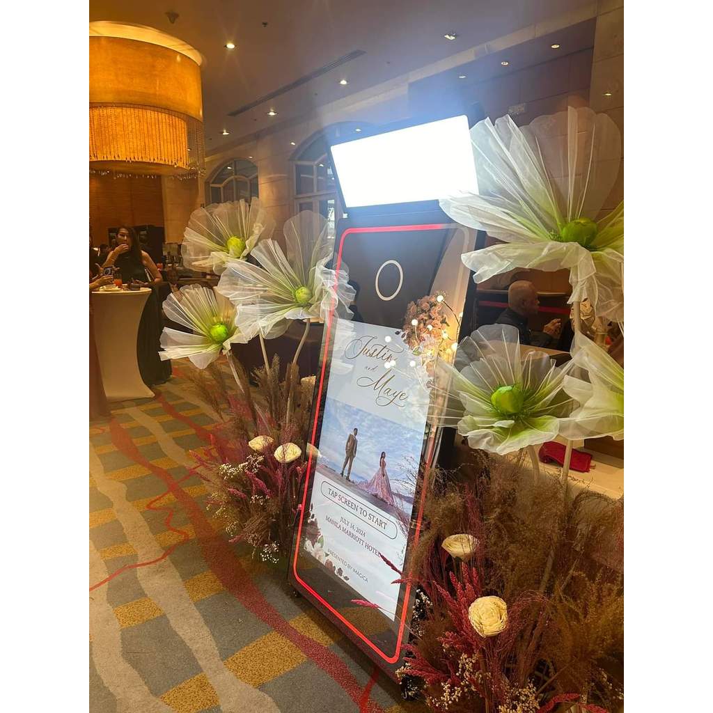 2026 Newest Mirror Photo Booth Machine Mini Selfie 70 Inch Touch Screen ...