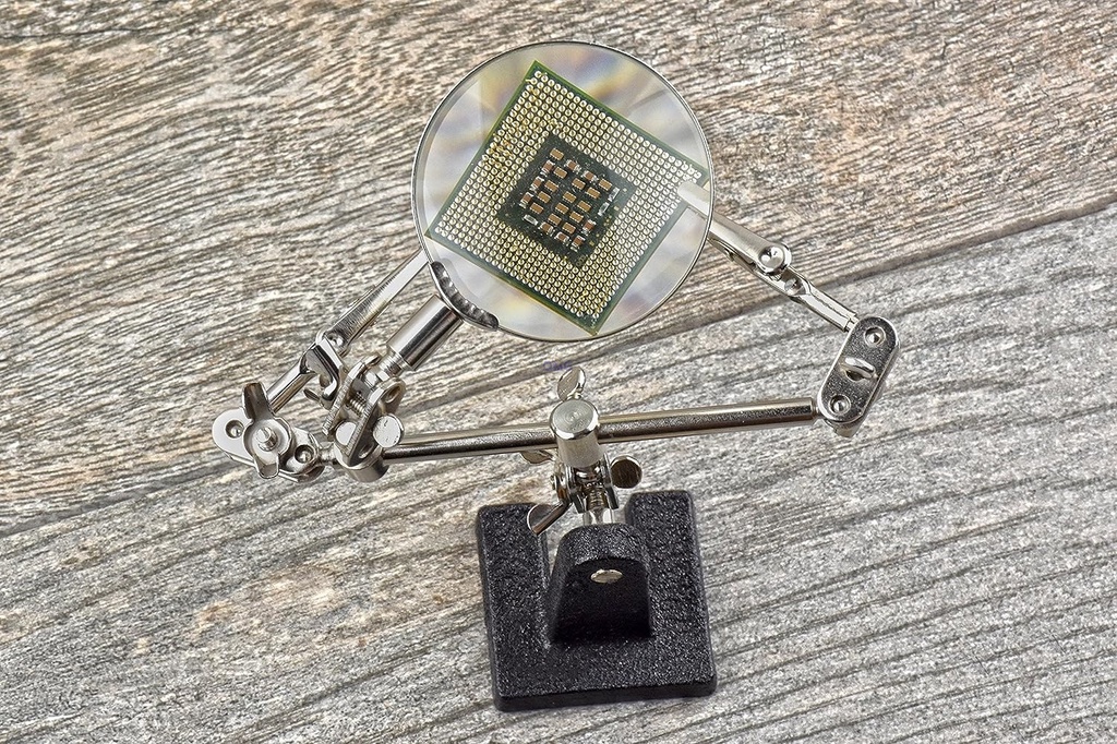 Tool Magnifier with Crocodile Clip (2.5 times magnification) Helping ...