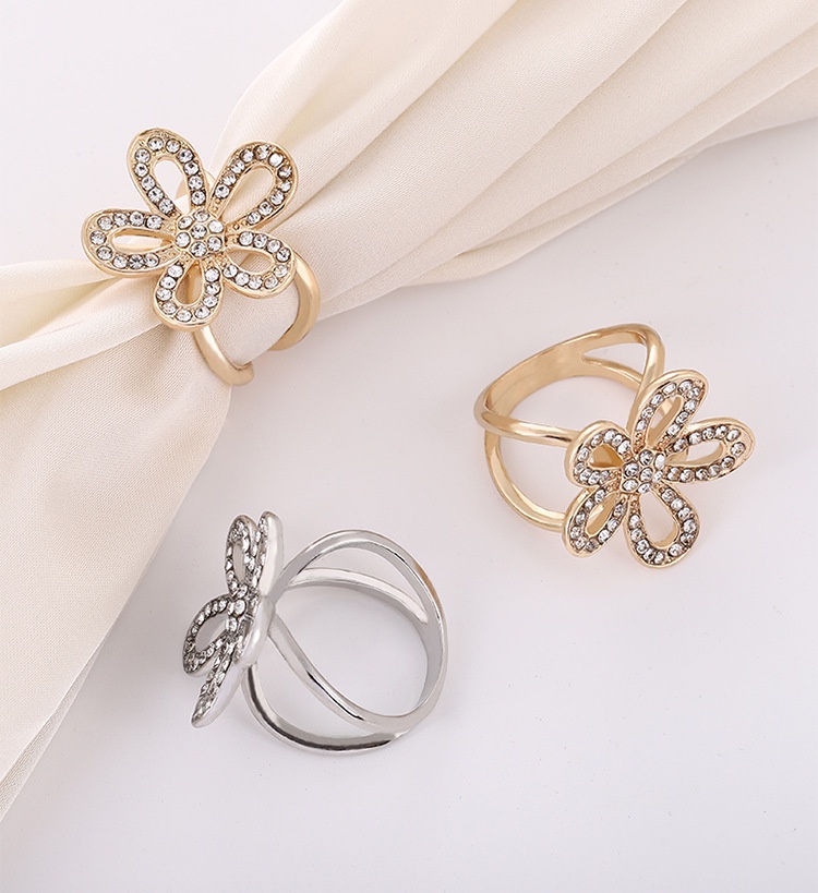 Heart Scarf Brooches Crystal Silk Scarf Buckle Brooch Women Shawl Ring