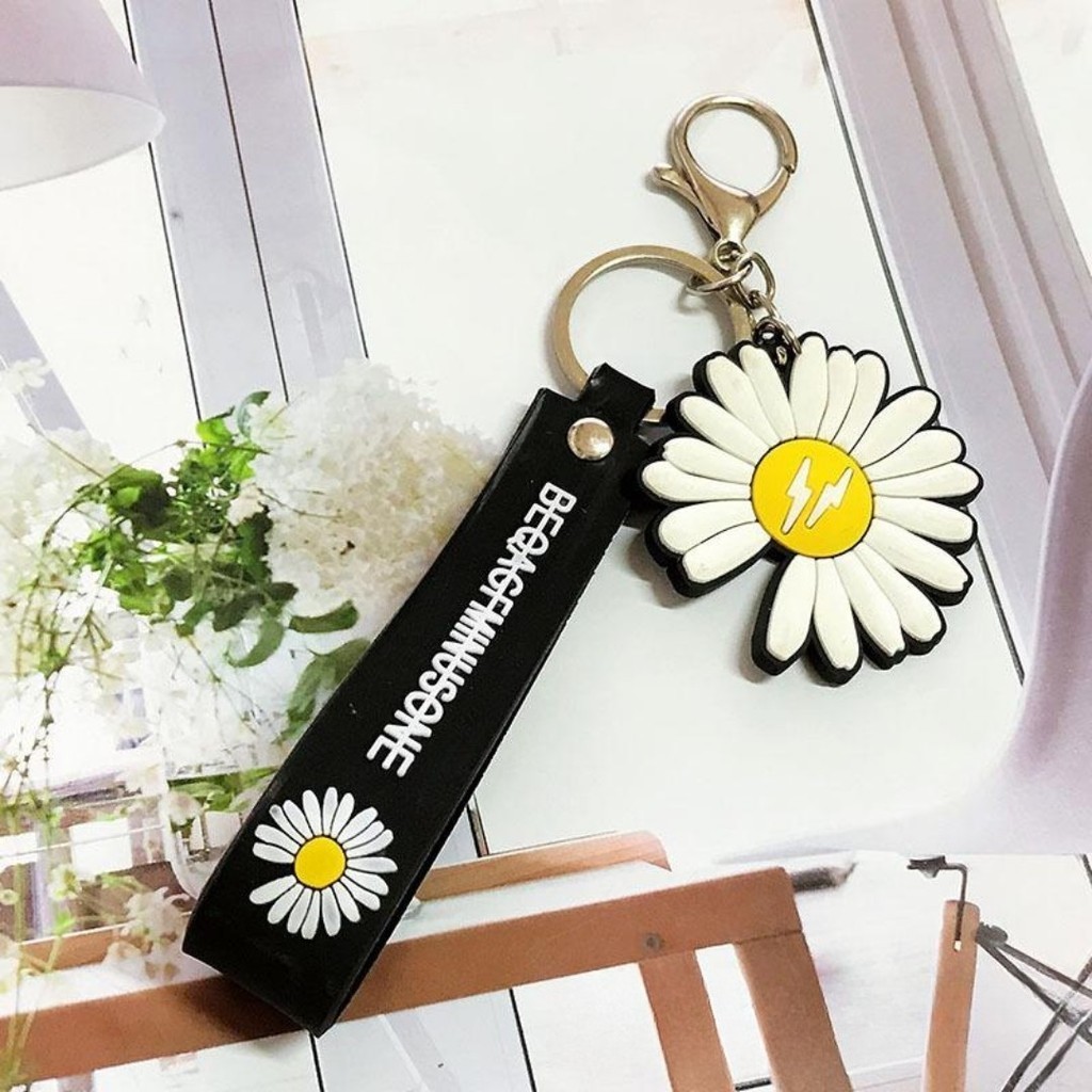 Kpop Idol BIGBANG G-DRAGON Keyring GD Daisy Charm Keychains | Shopee ...