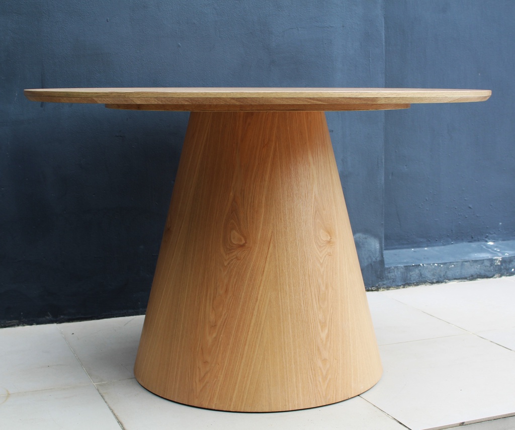 Classic Oval Dining Table / Round Wood Dining Table - FRM5217 | Shopee