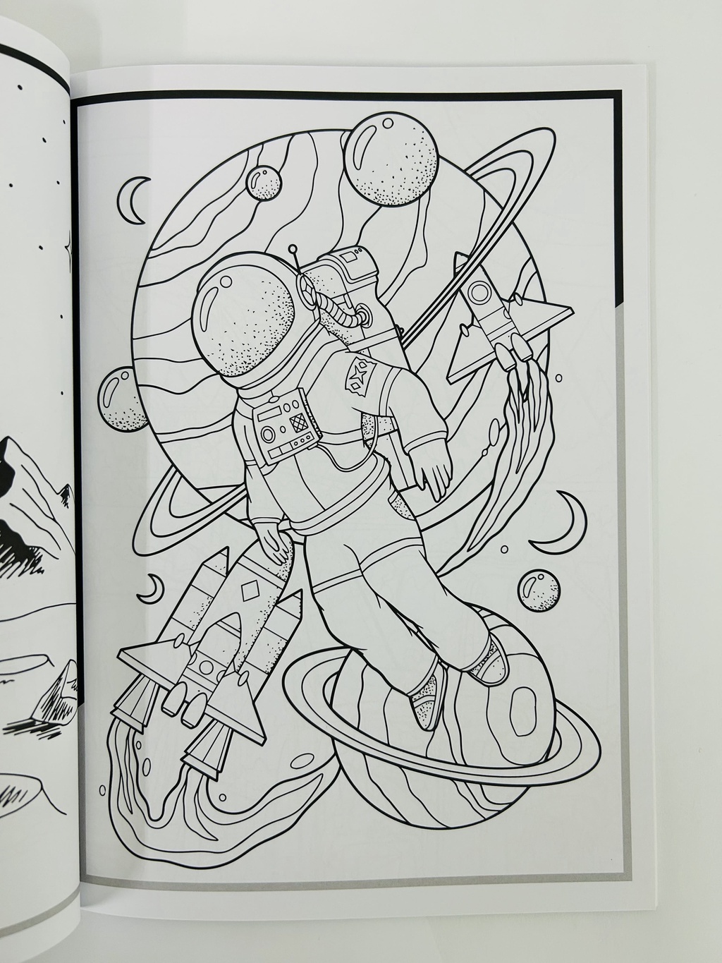 Space 1000 Stickers & Colouring Book For Kids To Color The Universe ...