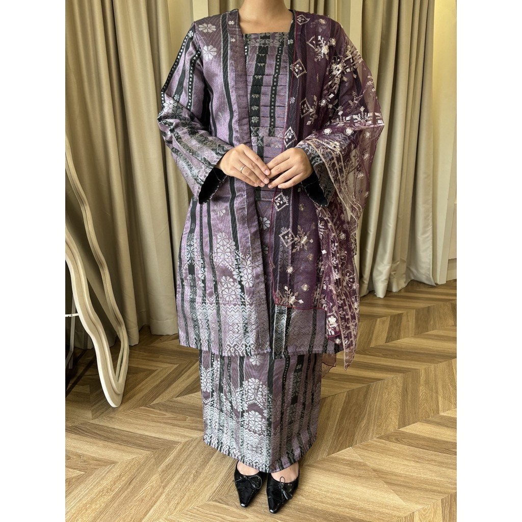 Tunku Kalsom Kebaya in Plum Purple | Shopee Malaysia