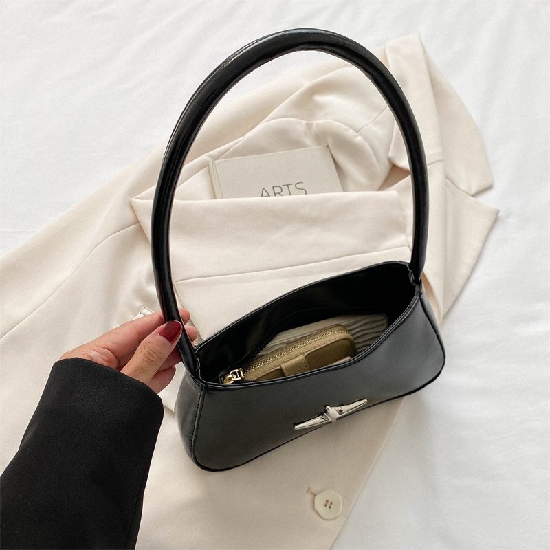 Metal Decor Stylish Underarm Bag
