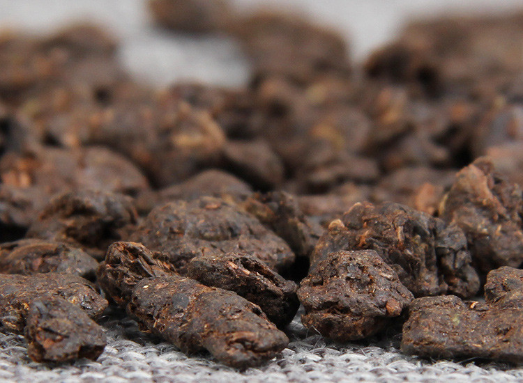 Yunnan Ancient Tree Puerh Tea Fossil Tea Broken Silver (Glutinous ...
