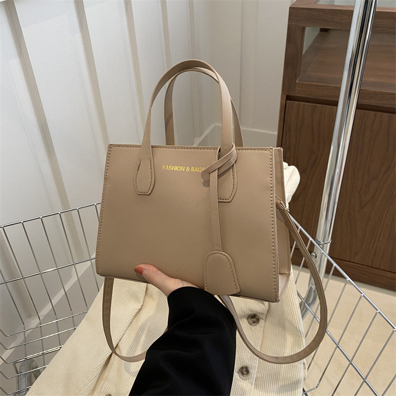 Chic 2024 Retro Style Medium Size Square Bag With Car Line Stitching ...