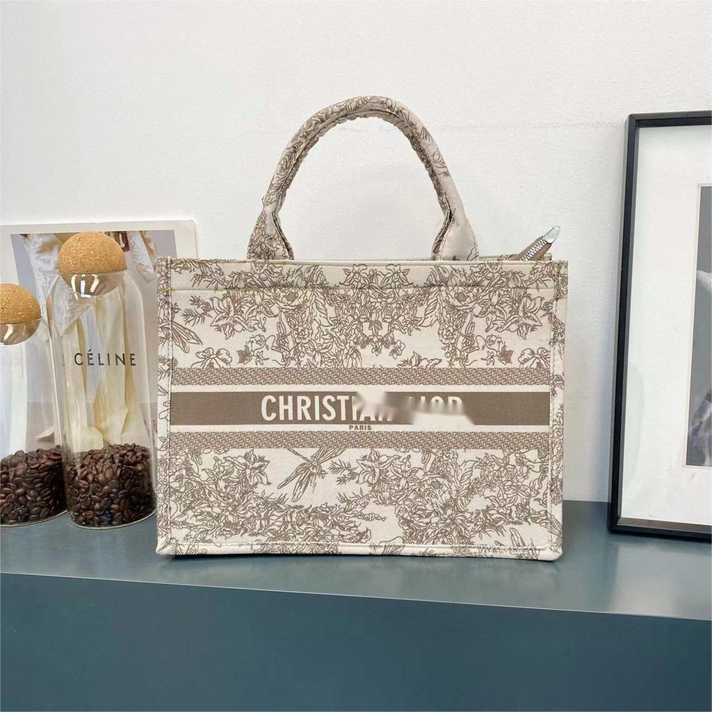 DIOR's New Celebrity Hot Style For Winter 2024 Printed Bag