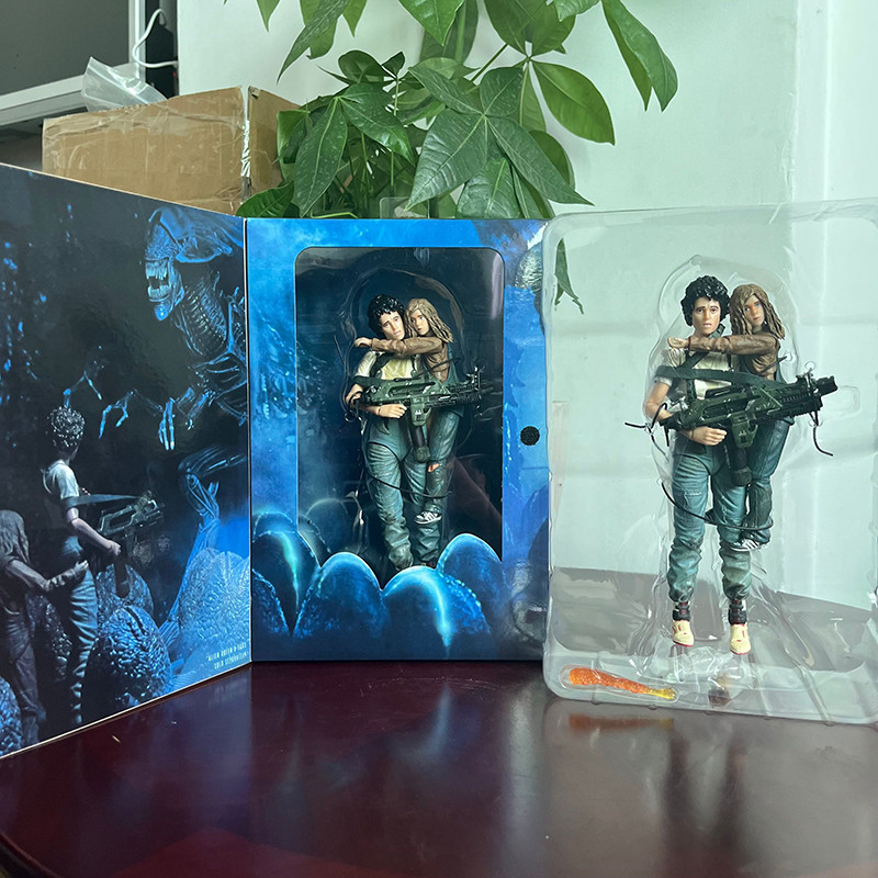 NECA ALIEN 2 LT Ellen Ripley Newt Figure Giger Xenomorph Facehugger ...