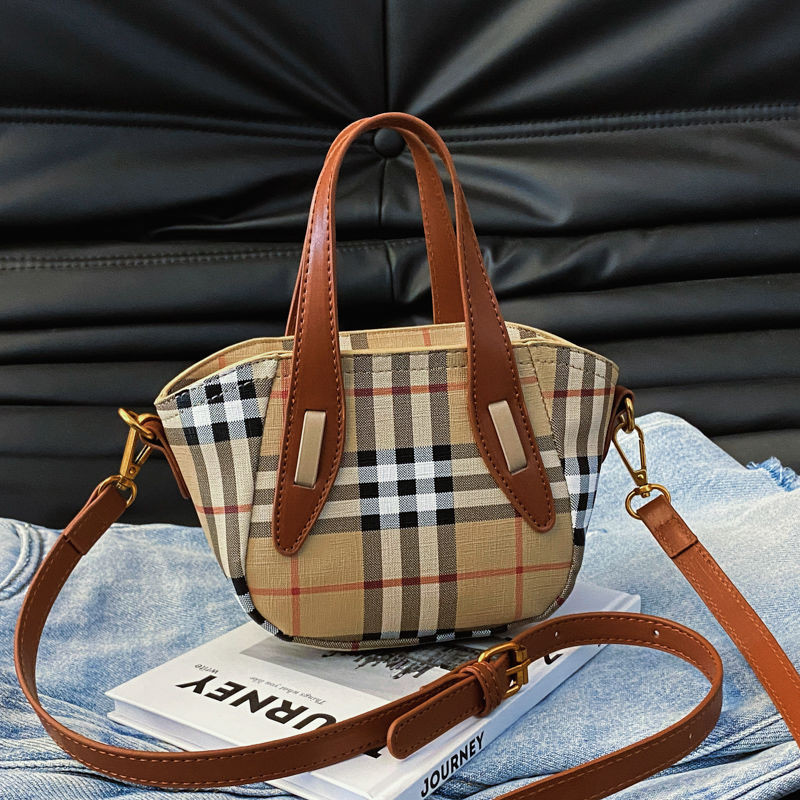 Burberry bag malaysia hotsell
