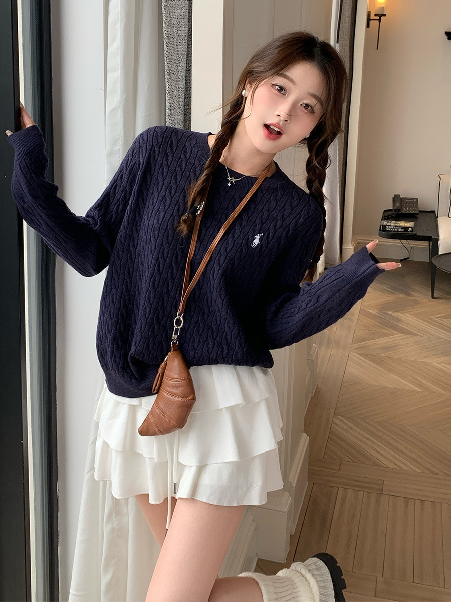 Horseshoe Graphic Short Sleeve Sweater main image 0