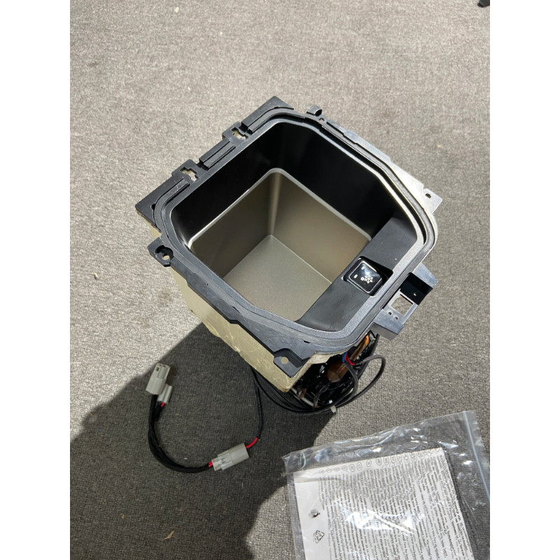 Land Rover 23/24 Range Rover/Sport/Defender Center Console Cooler BOX ...