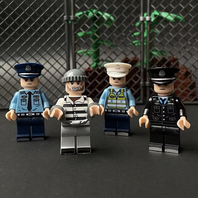 4pcs/set Cops and Robbers games minifigure Policeman and Thief Traffic ...