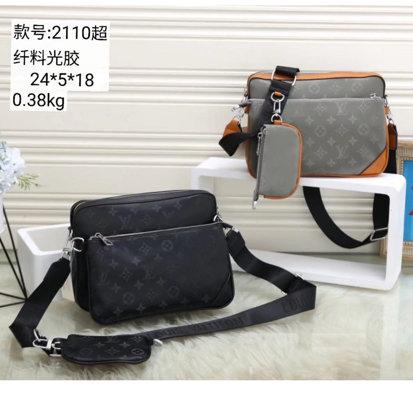 Louis Vuitton 2023 SS Monogram Street Style Leather Small Shoulder Bag Logo  (M81852)