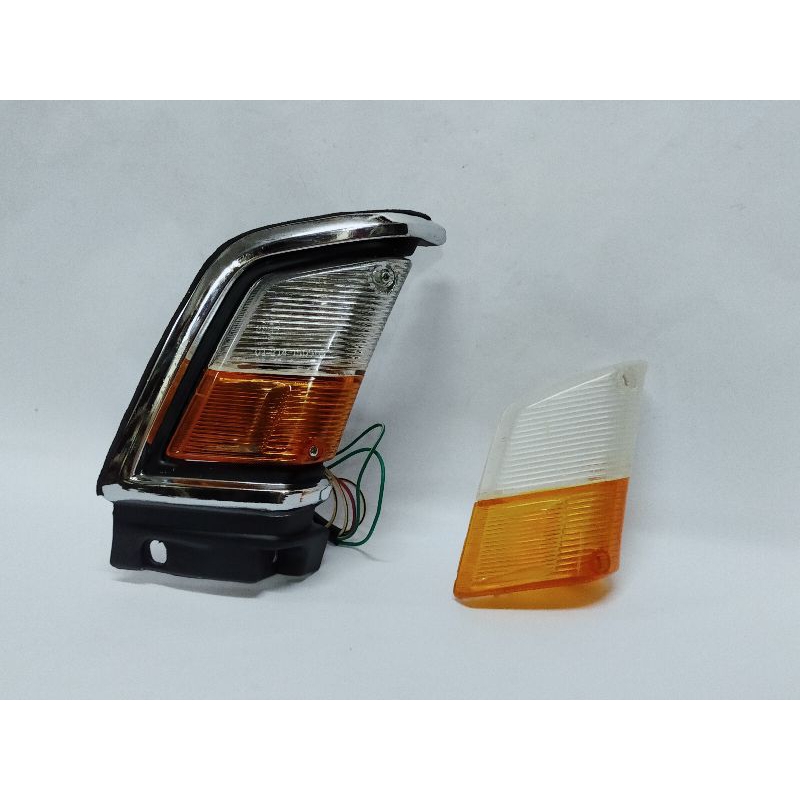 MITSUBISHI GALANT SIGMA A121 1978 FRONT RIGHT CORNER SIGNAL LIGHT ...