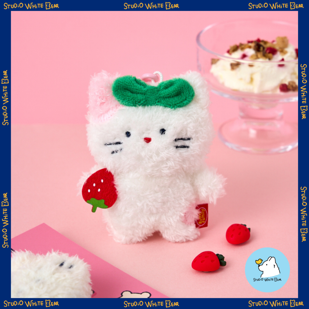 [Butter Shop] Strawberry Picnic Fluffy Keyring - Milk Cat / Scrabbit ...