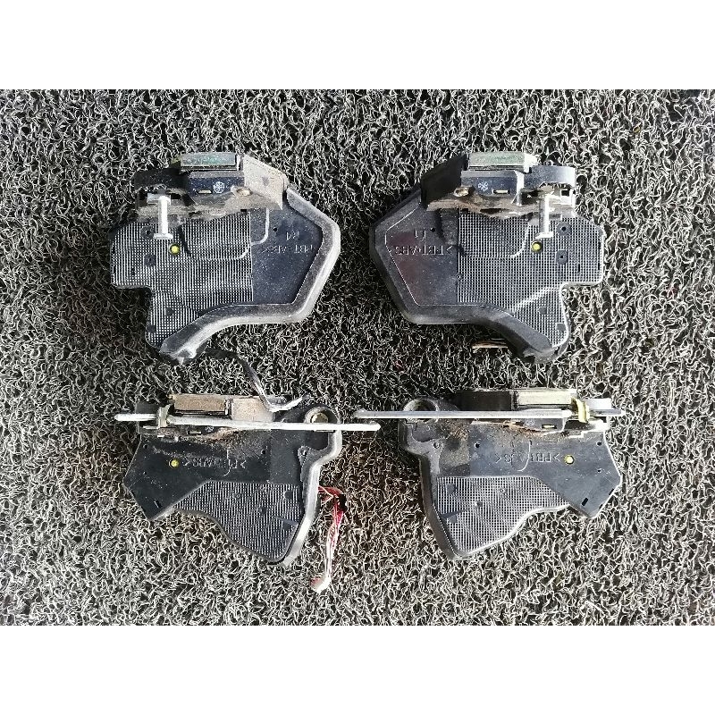 Toyota harrier acu30 mcu30 door lock used Japan original part | Shopee ...