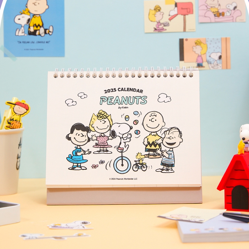 Peanuts Snoopy 2025 Desk Calendar Scheduler Cute Korean Stationery