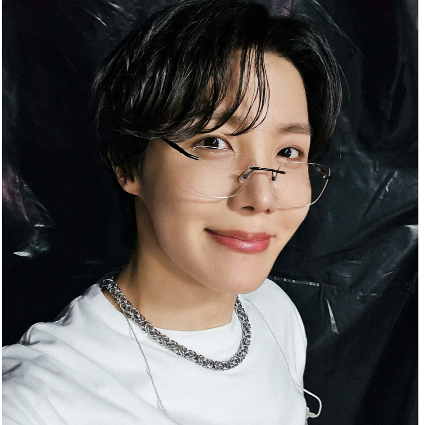 BLUE ELEPHANT RIZZ fashion glasses #BTS #Jhope #RocketPunch #SUYUN ...