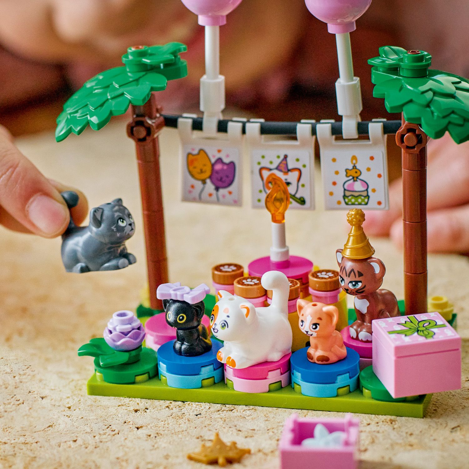 LEGO Friends 42666 Cat Birthday Party & Tree House (321 Pieces ...