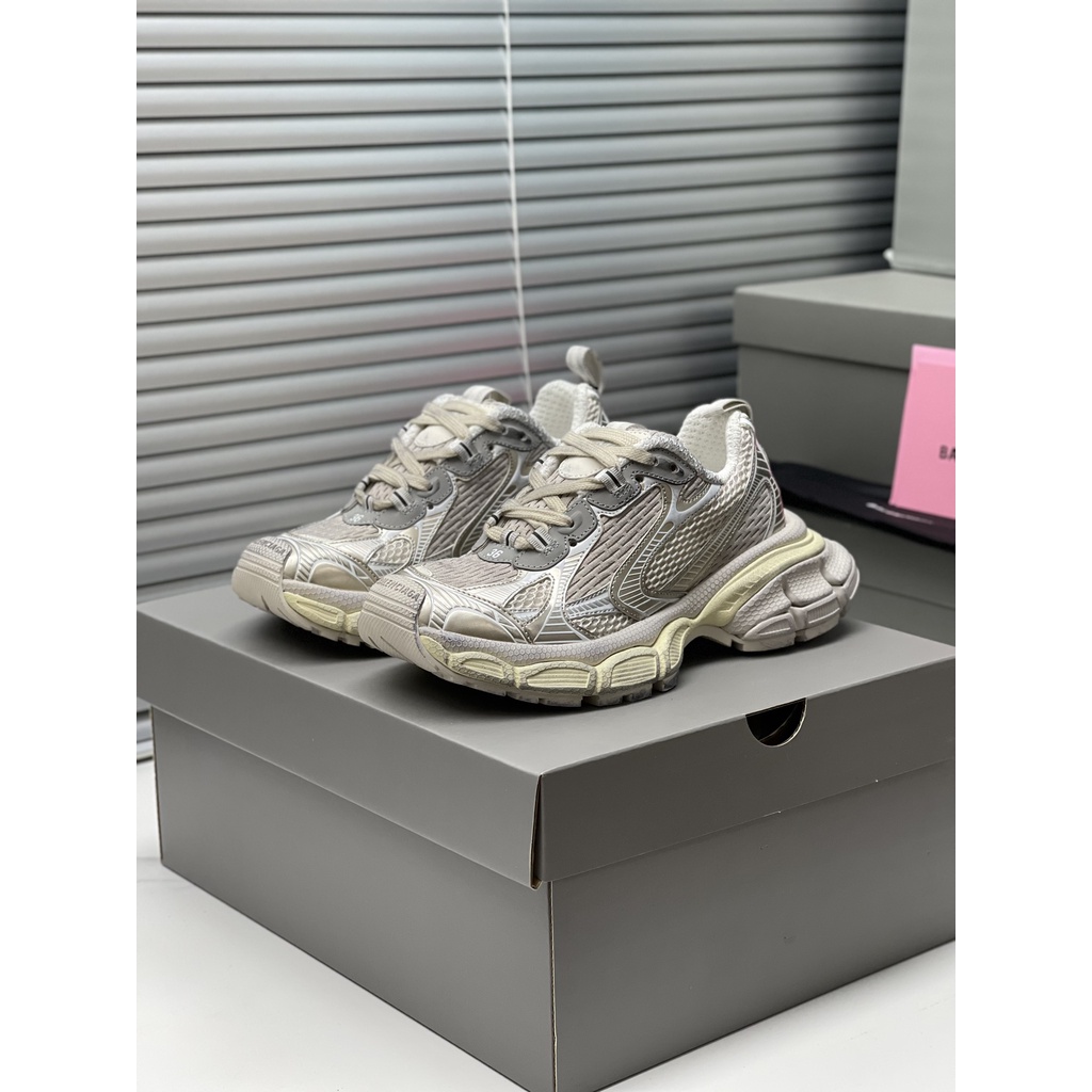 Balenciag ninth generation New Style Original Outsole Sneakers | Shopee