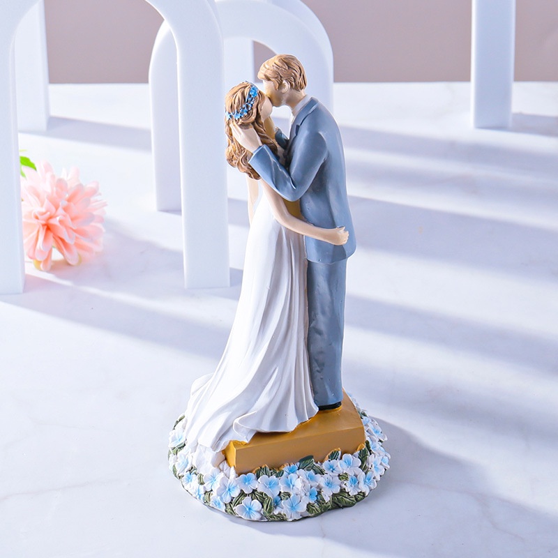Wedding Cake Topper Resin with Wood Bride and Groom Sculpture Cake ...