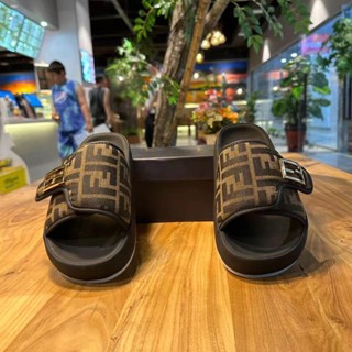 Fendi store palm slippers