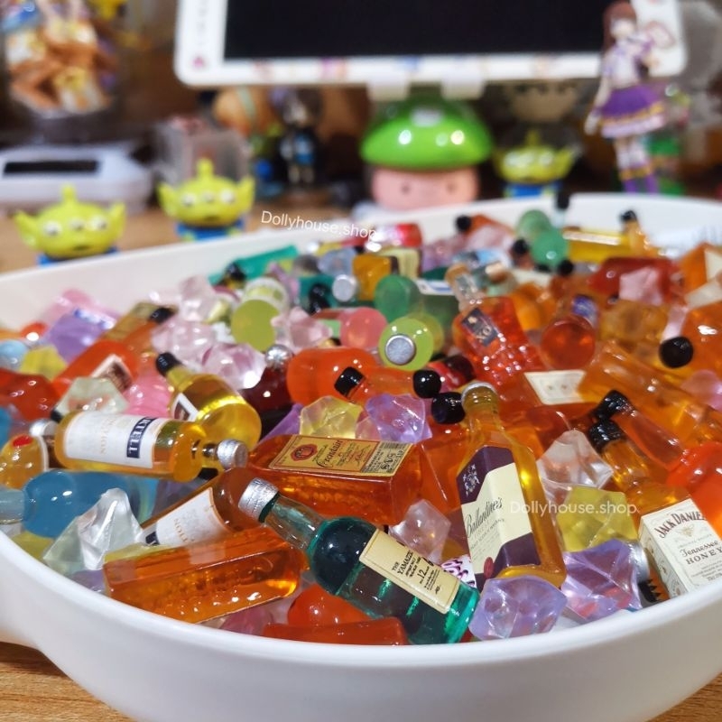 Decorative Resin Random Scoop Of miniature Only Bottles Items Model ...