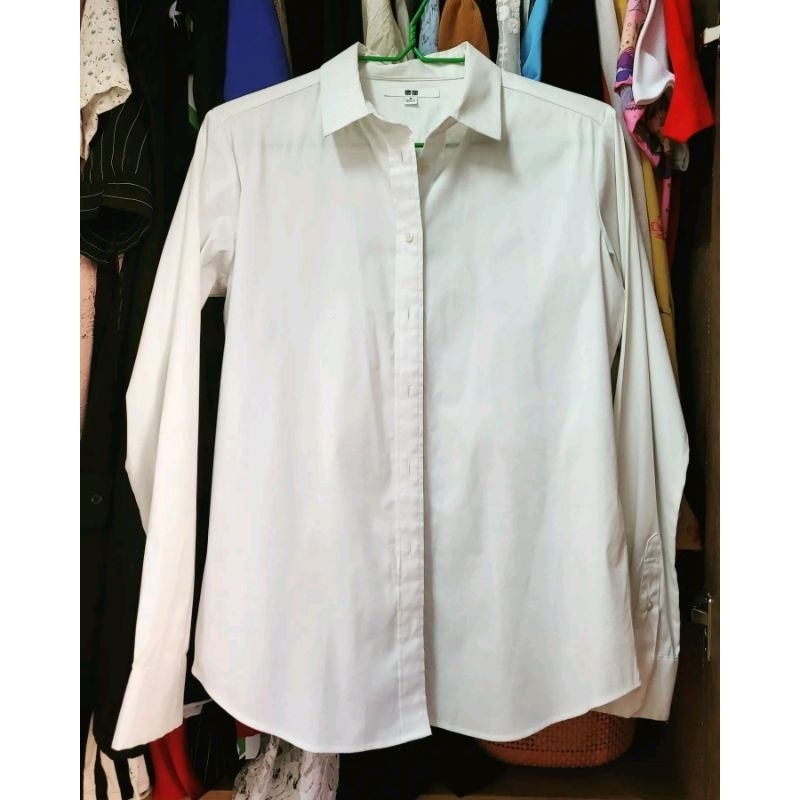 Loe The Cabinet!! Authentic Uniqlo Brand White Shirt | Shopee Malaysia