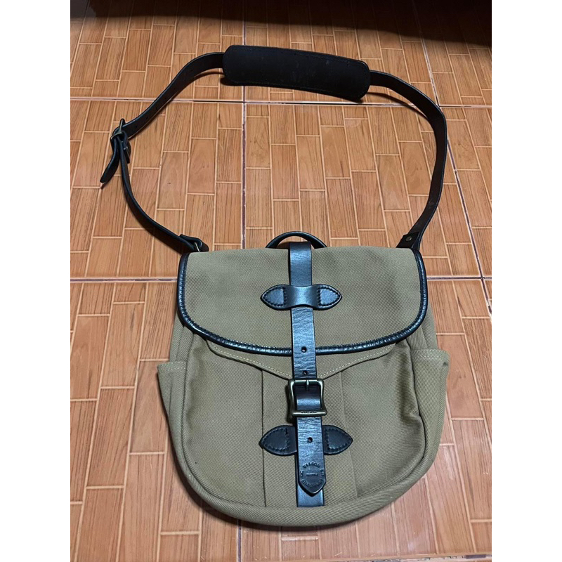 Sling Bag FILSON Good Condition Shopee Malaysia