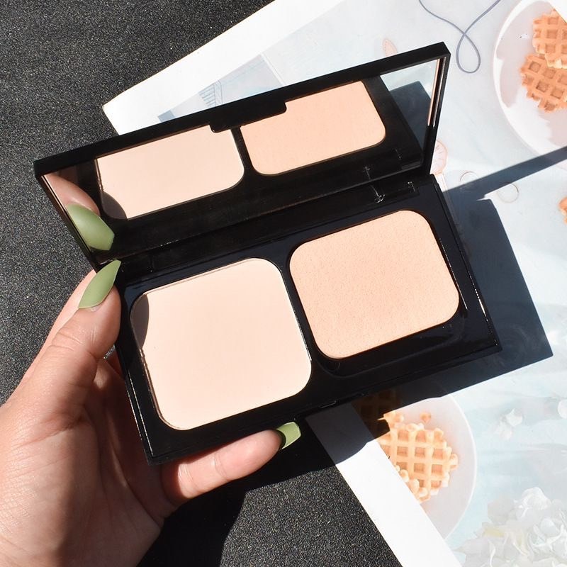 Two Way Cake Powder With 2 Foundation To Help Brighten The Skin ...