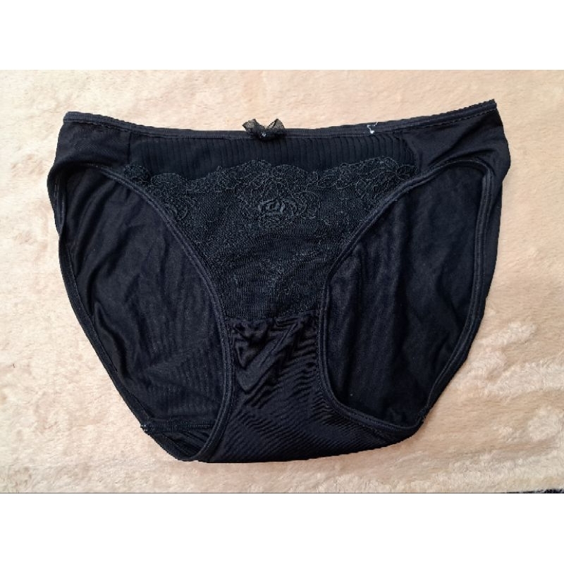 Wacoal Panties Size L Used Work. Shopee Malaysia
