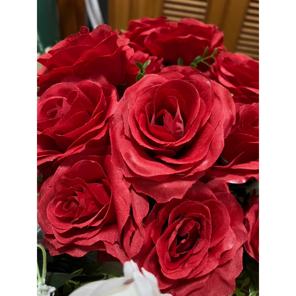 Sweet Face Big Roses New Red With Leaves And Stem Good Rose Valentine's ...