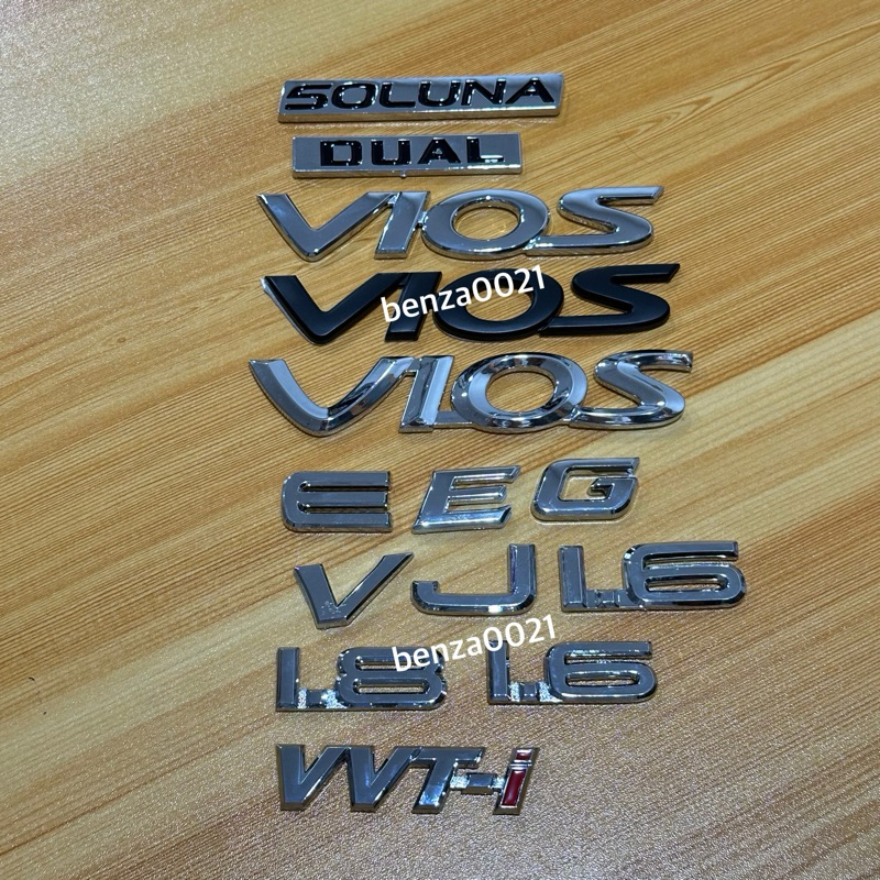 SOLUNA VIOS DUAL E G V Logo J 1.8 1.6 VVTi S Attached To The Rear Of ...