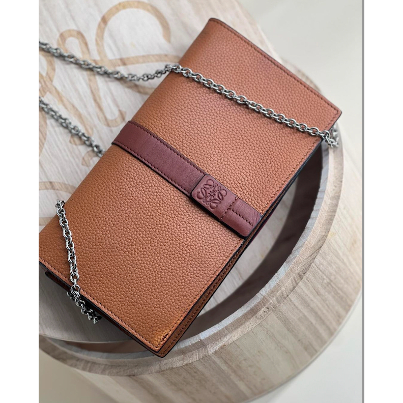 Loewe wallet on chain sale