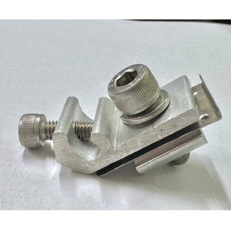 Grounding lug Clamp For Solar Cells. Ground Cable Lock To Rail Cell ...