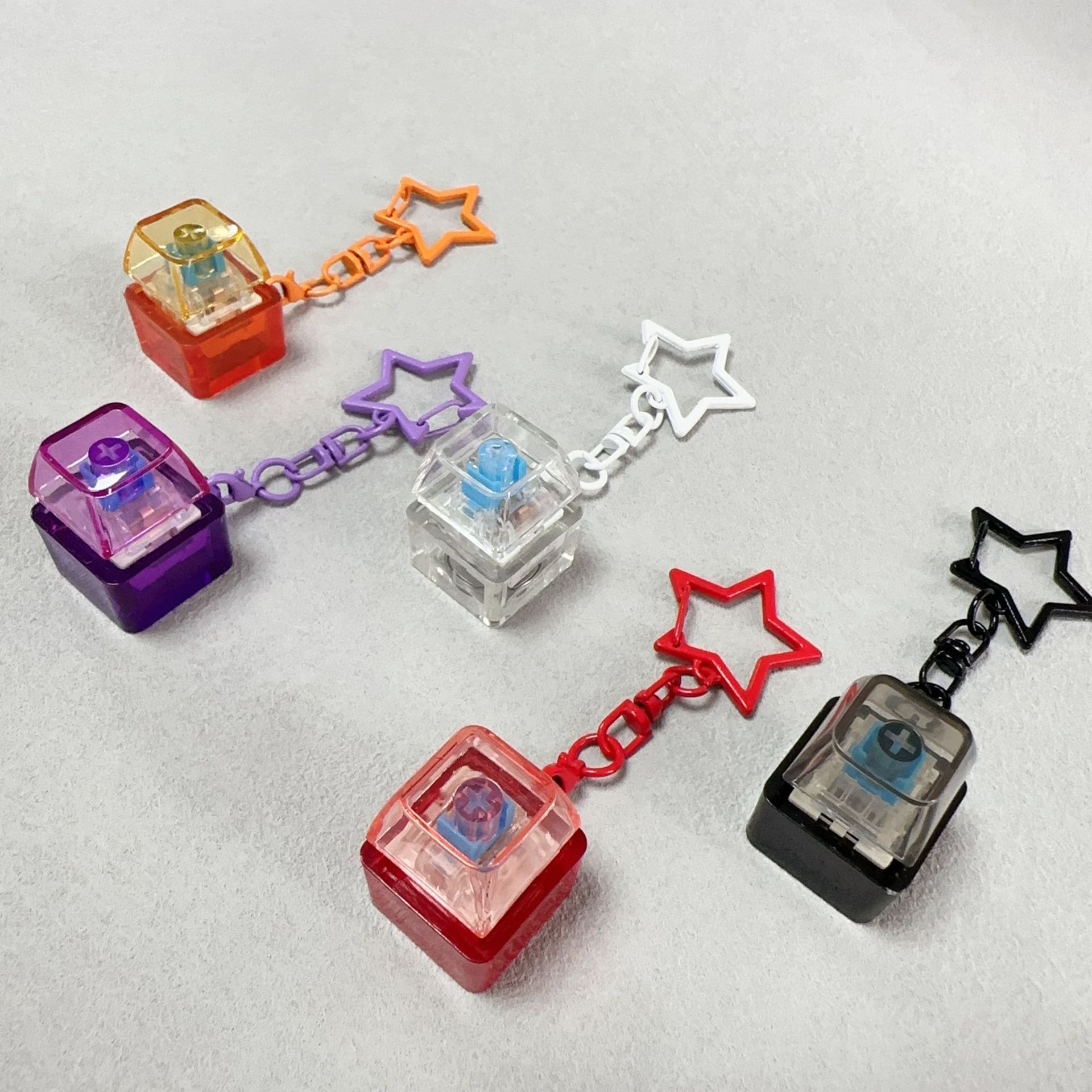 Keycap Keychain Loud/Light Color Plus 2 Types Of Key Chain Hanging Can ...