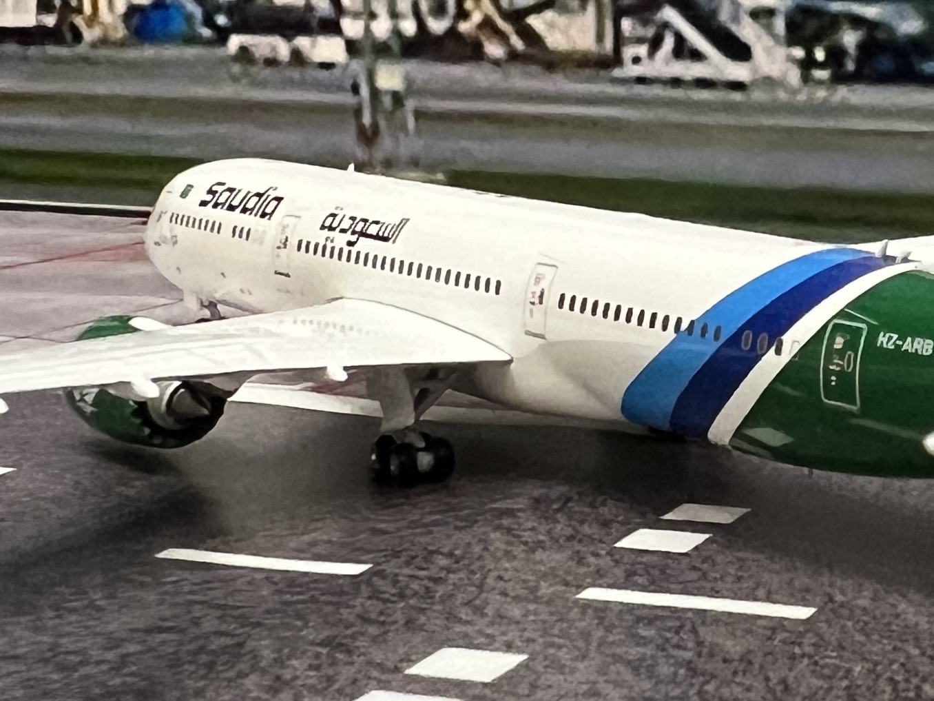 Phoenix [11955] 1:400 Saudi Arabian 787-9 HZ-ARB | Shopee Malaysia