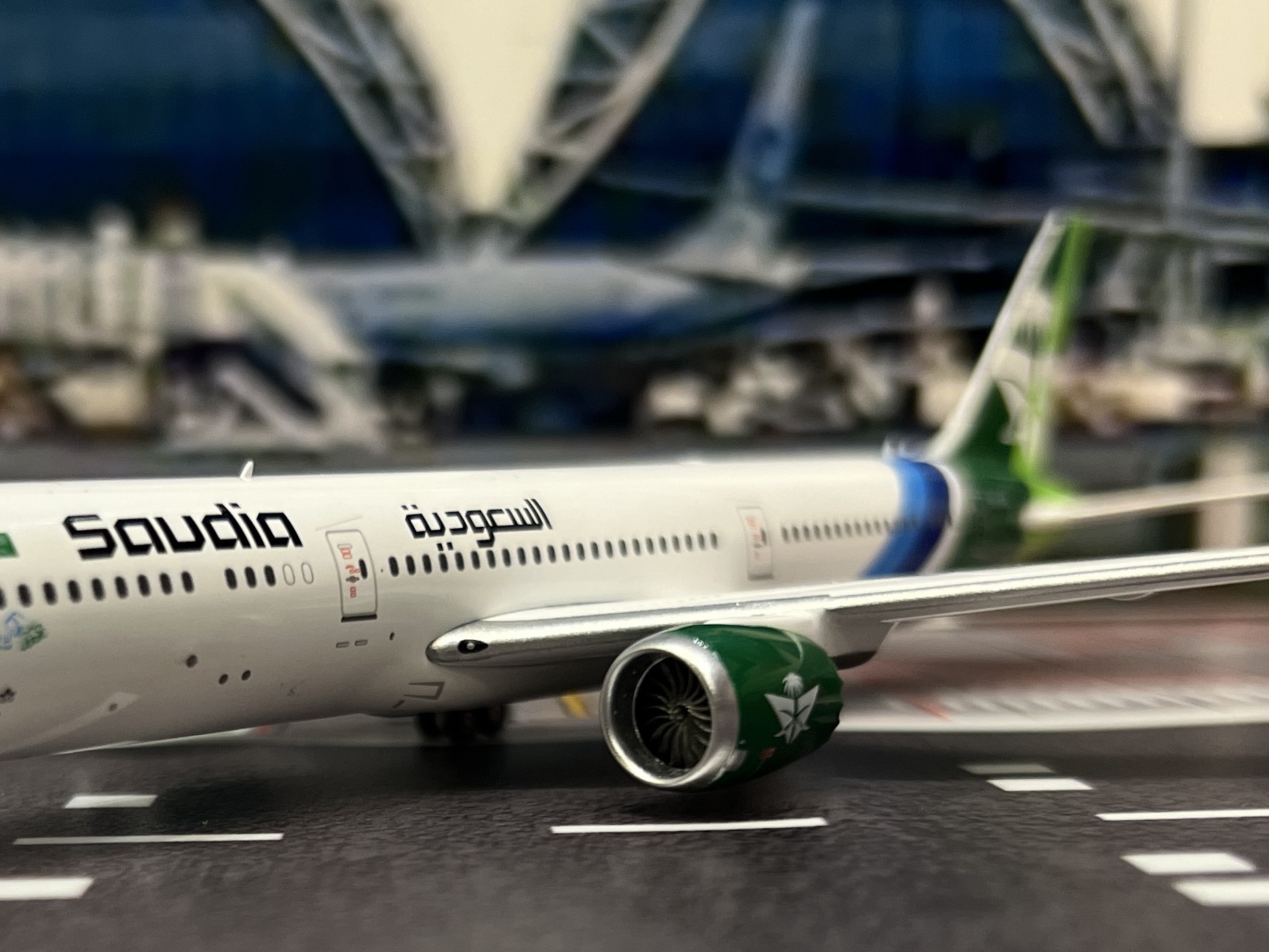 Phoenix [11955] 1:400 Saudi Arabian 787-9 HZ-ARB | Shopee Malaysia