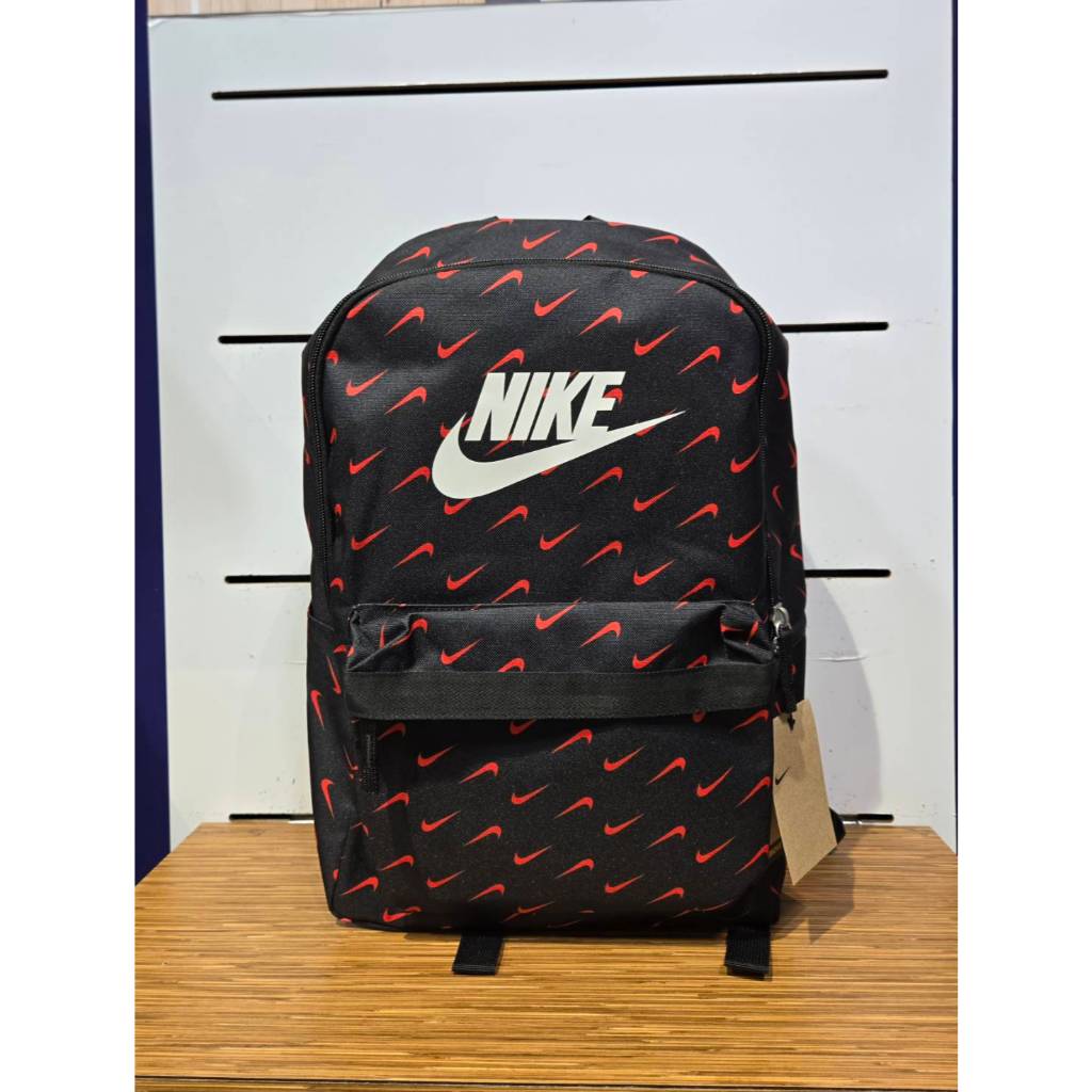 nike backpack malaysia 2015 Elemental Shoebox (20L) With Air Max comfort on the shoulder straps and a bold varsity aesthetic Nike Heritage Backpack - 25L