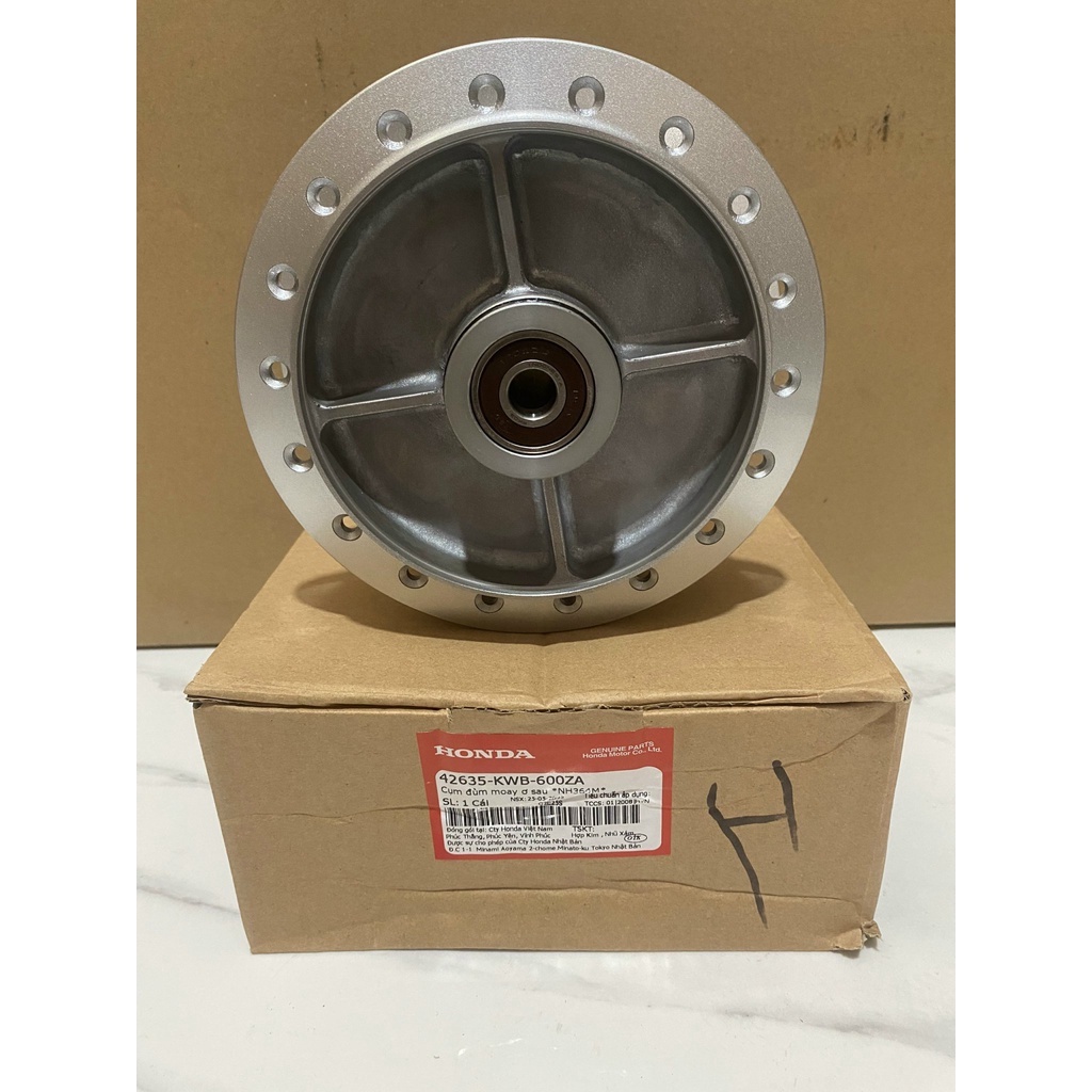 WAVE S110, RS110, RSX110 rear hub assembly (42635-KWB-600ZA) | Shopee ...