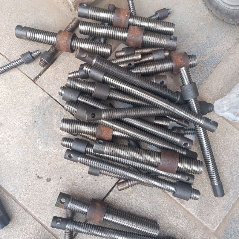 Vit me threaded shaft for vise, drilling table clamp, pipe bending ...