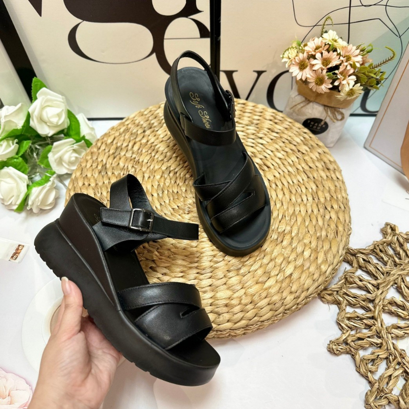 Genuine Leather Canoe Sandals with Molded Sole and Ripped Back Straps High Quality Fashion 50072 Shopee Malaysia
